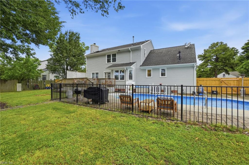 Photo 18 of 50 residential for sale in Chesapeake virginia
