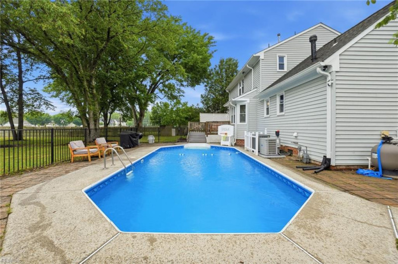Photo 36 of 50 residential for sale in Chesapeake virginia