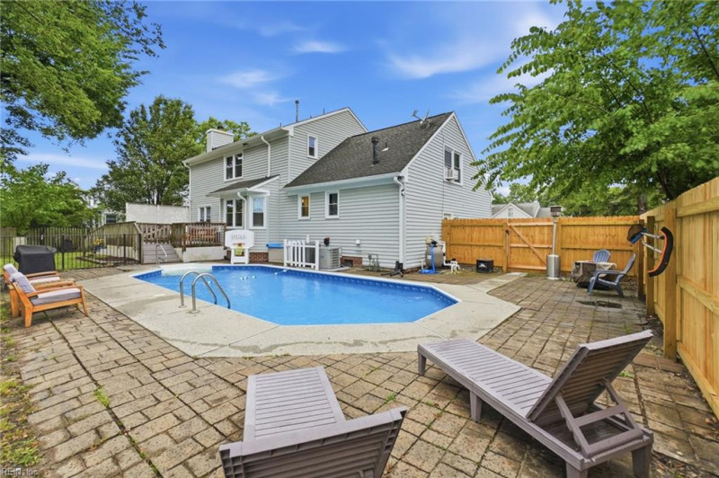 Photo 40 of 50 residential for sale in Chesapeake virginia