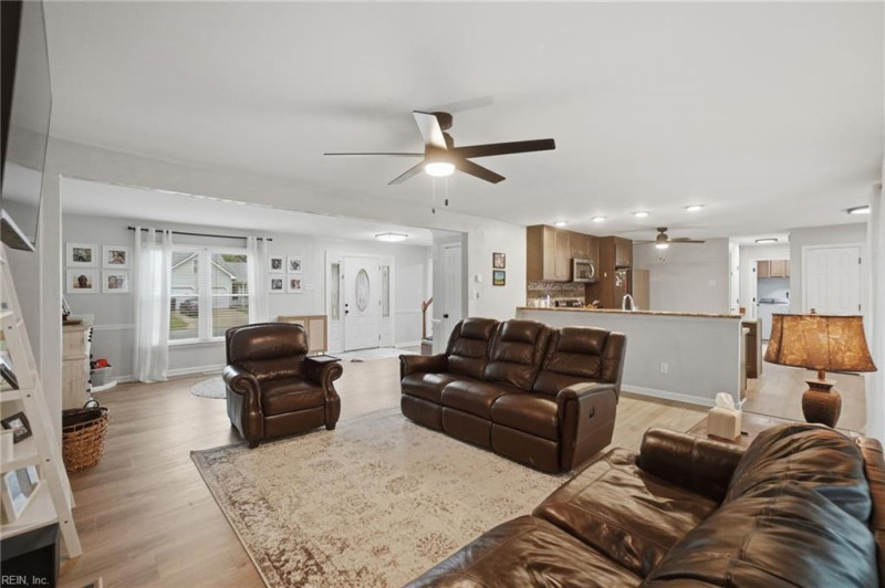 Photo 5 of 50 residential for sale in Chesapeake virginia