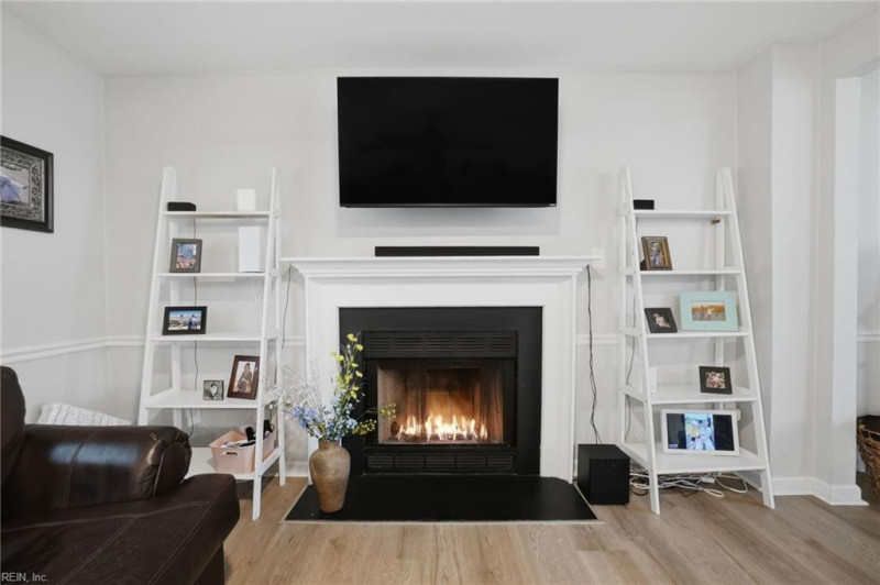 Photo 8 of 50 residential for sale in Chesapeake virginia