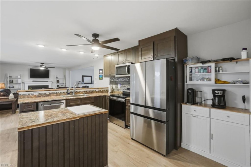 Photo 9 of 50 residential for sale in Chesapeake virginia
