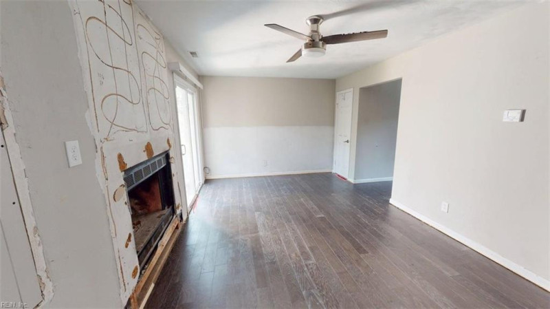 Photo 3 of 44 residential for sale in Chesapeake virginia Photo 3 of 44 residential for sale in Chesapeake virginia