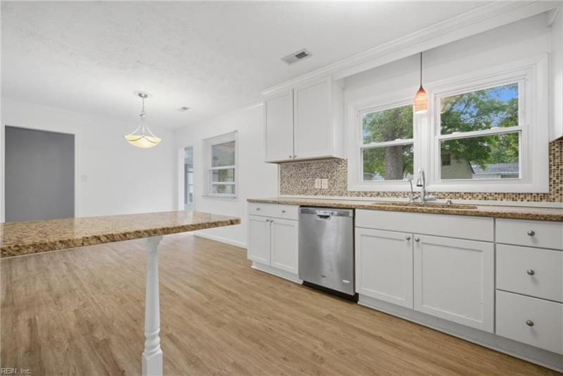 Photo 10 of 28 residential for sale in Newport News virginia