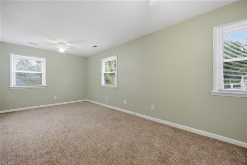 Photo 11 of 28 residential for sale in Newport News virginia