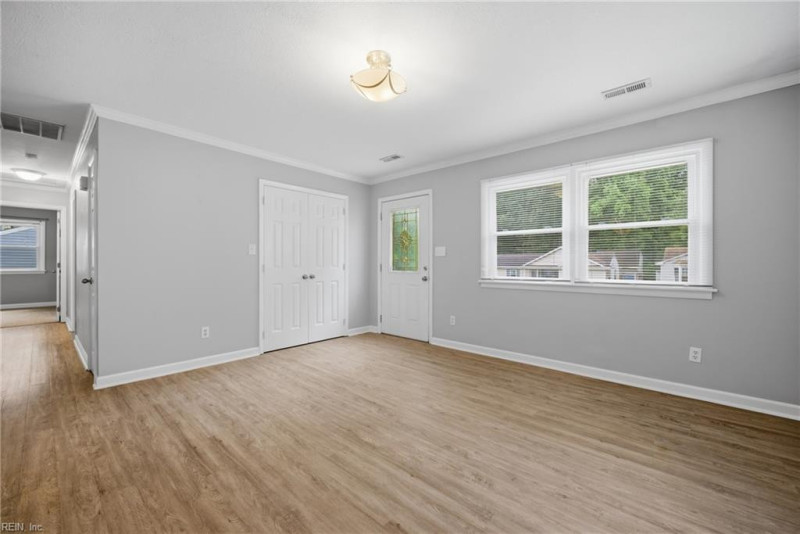 Photo 4 of 28 residential for sale in Newport News virginia