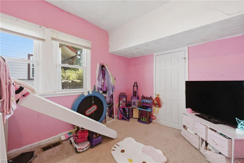 Photo 10 of 25 residential for sale in Norfolk virginia
