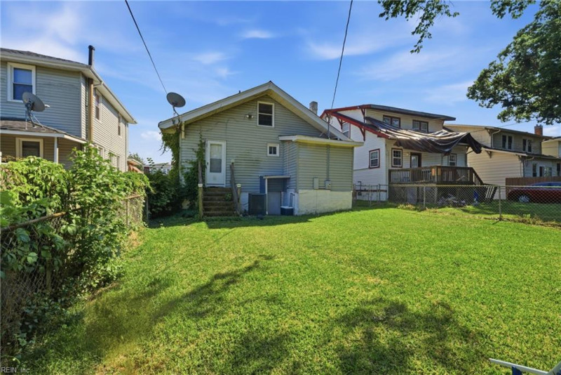 Photo 4 of 25 residential for sale in Norfolk virginia