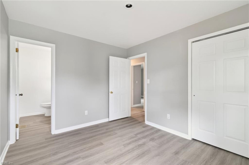 Photo 11 of 19 residential for sale in Hampton virginia