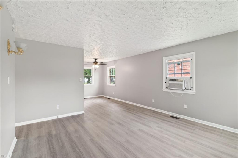 Photo 13 of 19 residential for sale in Hampton virginia