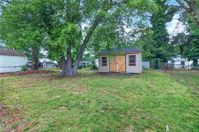 Photo 16 of 19 residential for sale in Hampton virginia