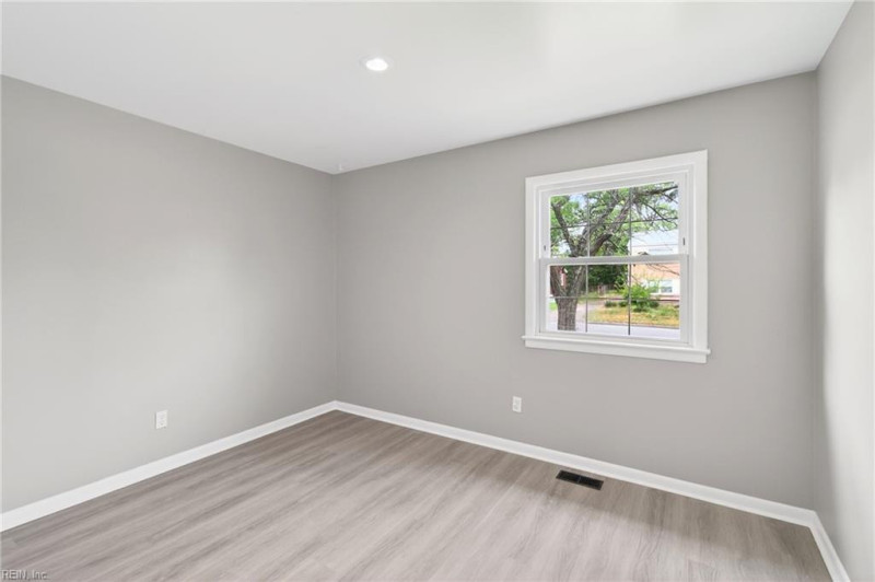 Photo 3 of 19 residential for sale in Hampton virginia