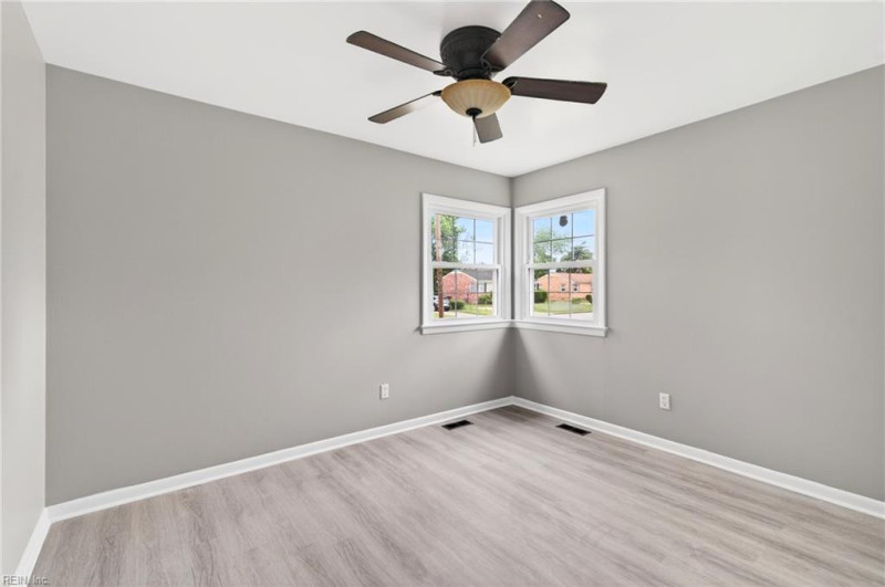 Photo 6 of 19 residential for sale in Hampton virginia