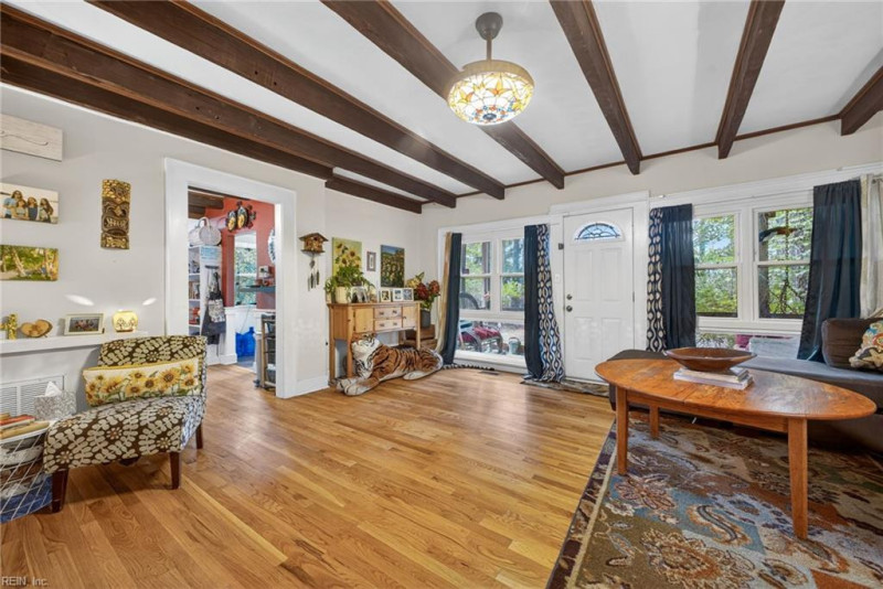 Photo 11 of 46 residential for sale in Chesapeake virginia