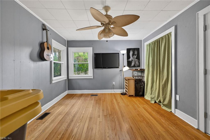 Photo 13 of 46 residential for sale in Chesapeake virginia