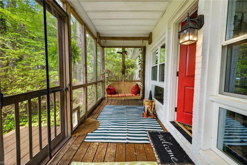 Photo 4 of 46 residential for sale in Chesapeake virginia