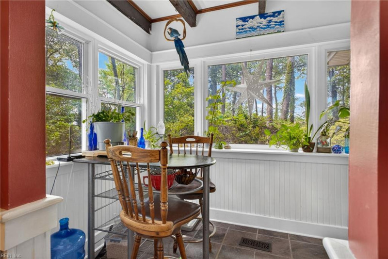 Photo 9 of 46 residential for sale in Chesapeake virginia