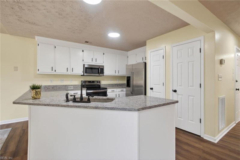 Photo 15 of 34 residential for sale in Newport News virginia