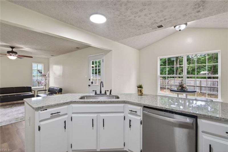 Photo 17 of 34 residential for sale in Newport News virginia
