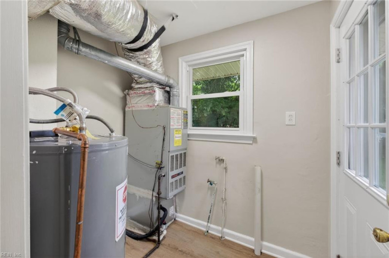 Photo 18 of 24 residential for sale in Norfolk virginia