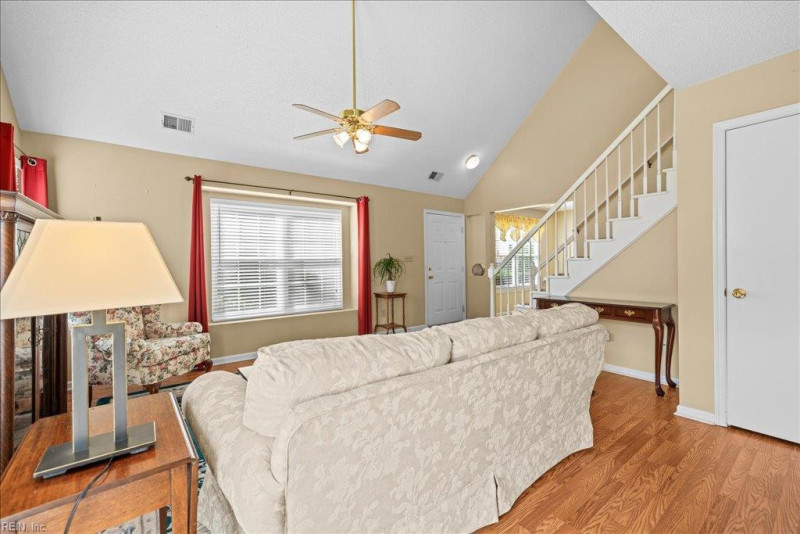 Photo 4 of 42 residential for sale in Chesapeake virginia