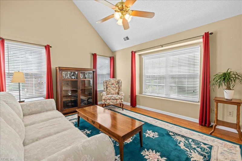 Photo 5 of 42 residential for sale in Chesapeake virginia
