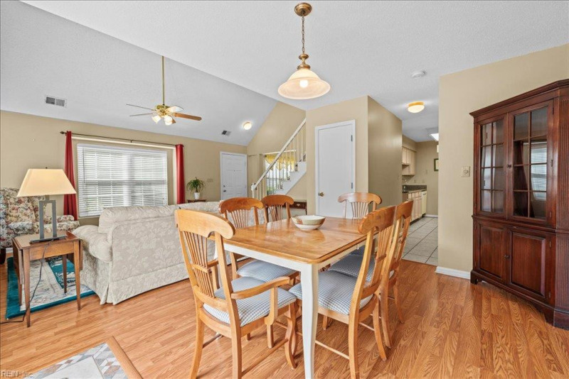 Photo 8 of 42 residential for sale in Chesapeake virginia
