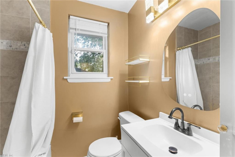 Photo 17 of 24 residential for sale in Norfolk virginia