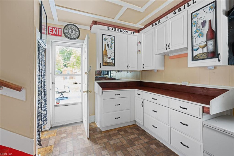 Photo 13 of 21 residential for sale in Hampton virginia