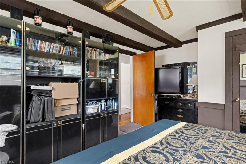Photo 15 of 21 residential for sale in Hampton virginia