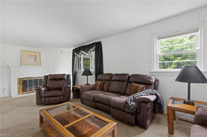 Photo 6 of 21 residential for sale in Hampton virginia