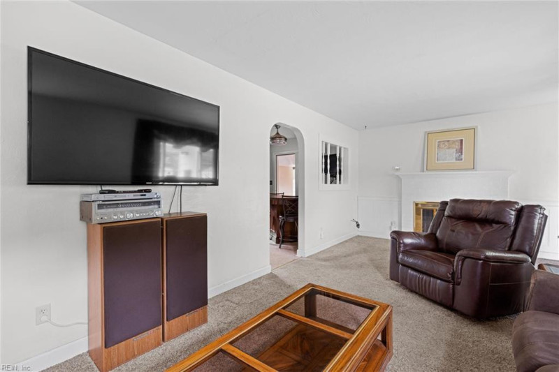 Photo 7 of 21 residential for sale in Hampton virginia