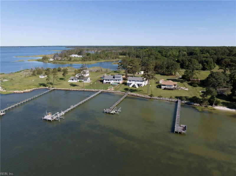 Photo 35 of 50 residential for sale in Mathews County virginia