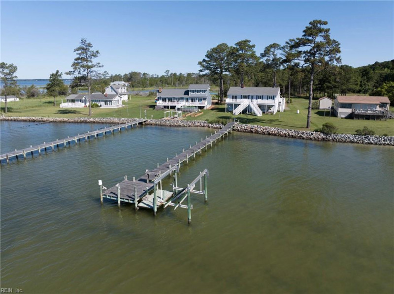 Photo 5 of 50 residential for sale in Mathews County virginia