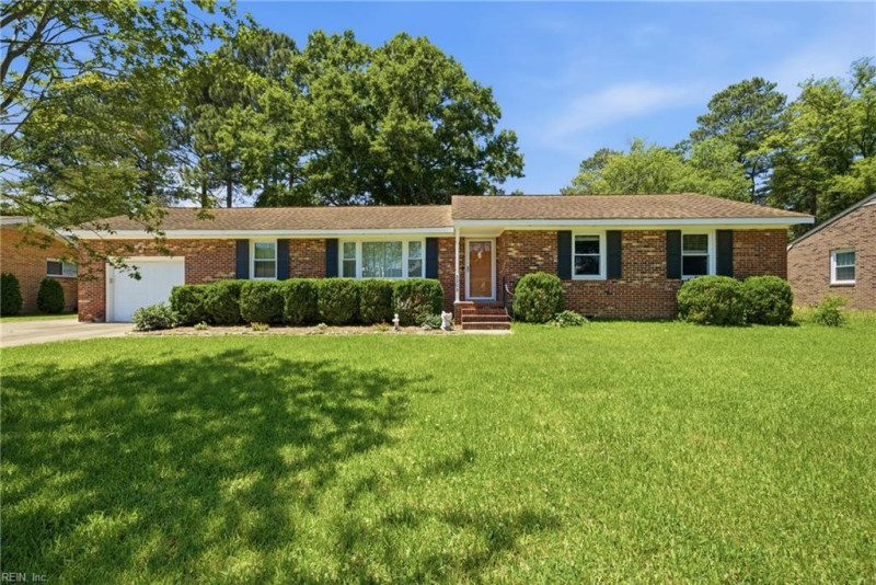 Photo 1 of 33 residential for sale in Chesapeake virginia