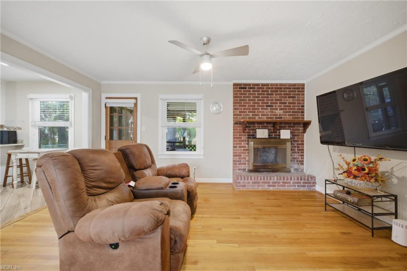 Photo 11 of 33 residential for sale in Chesapeake virginia
