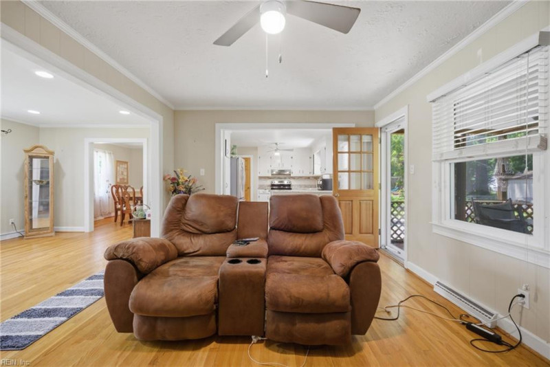 Photo 12 of 33 residential for sale in Chesapeake virginia
