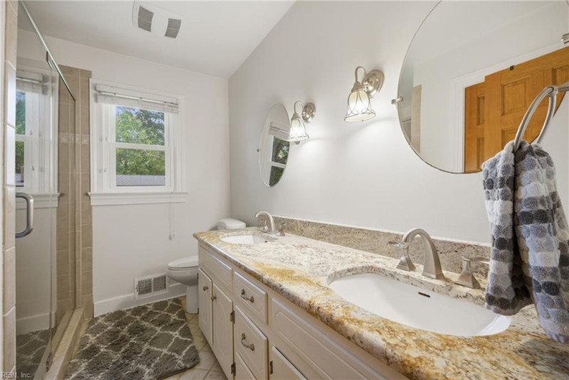 Photo 19 of 33 residential for sale in Chesapeake virginia