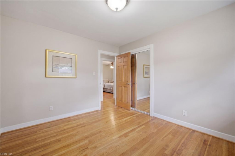 Photo 22 of 33 residential for sale in Chesapeake virginia