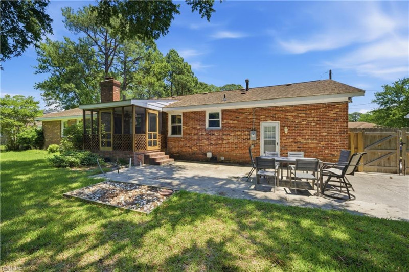 Photo 26 of 33 residential for sale in Chesapeake virginia