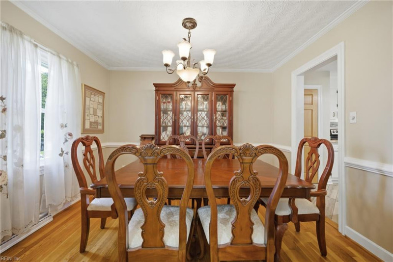 Photo 5 of 33 residential for sale in Chesapeake virginia