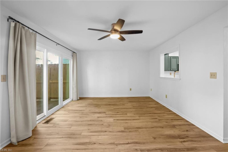 Photo 12 of 36 residential for sale in Virginia Beach virginia
