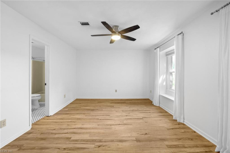 Photo 17 of 36 residential for sale in Virginia Beach virginia