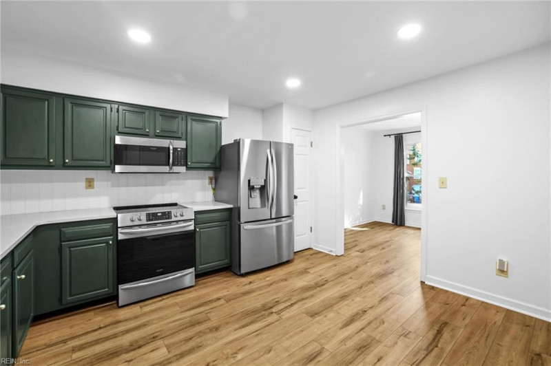 Photo 7 of 36 residential for sale in Virginia Beach virginia