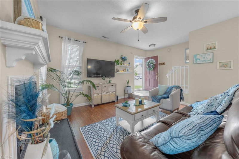 Photo 11 of 27 residential for sale in Virginia Beach virginia