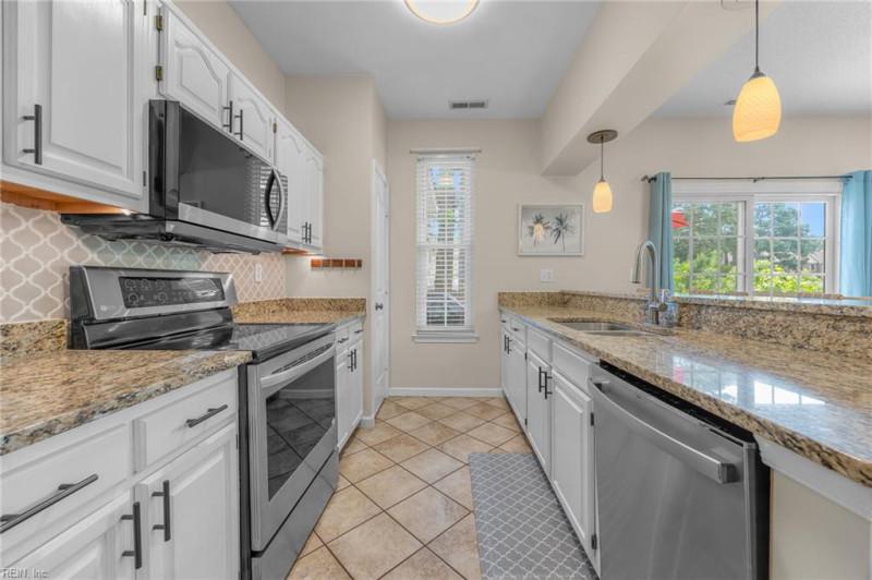 Photo 2 of 27 residential for sale in Virginia Beach virginia