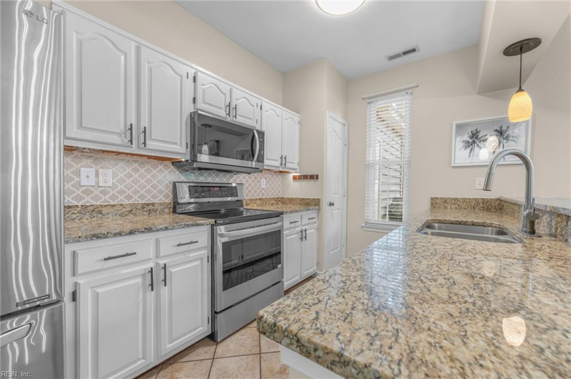 Photo 6 of 27 residential for sale in Virginia Beach virginia