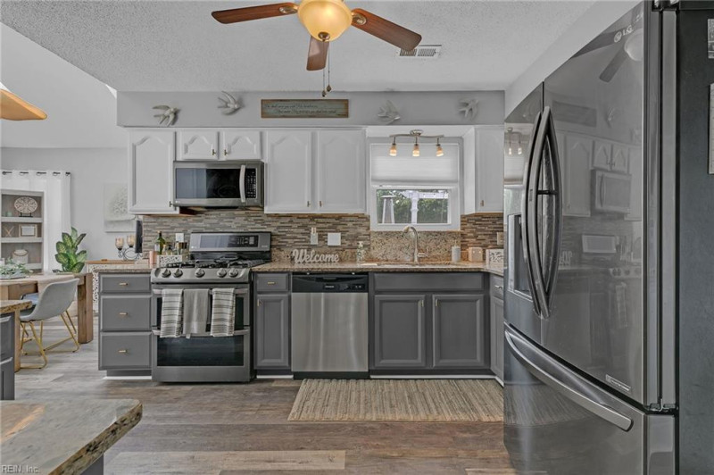 Photo 11 of 46 residential for sale in Gloucester County virginia