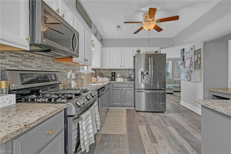 Photo 13 of 46 residential for sale in Gloucester County virginia