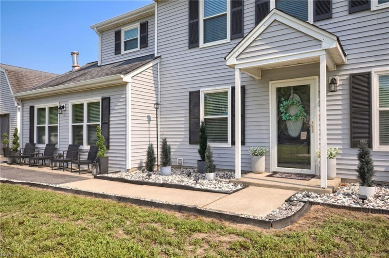 Photo 4 of 46 residential for sale in Gloucester County virginia